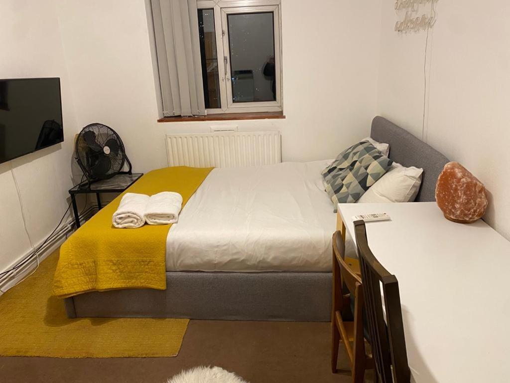 Apartment Aldgate Flats London